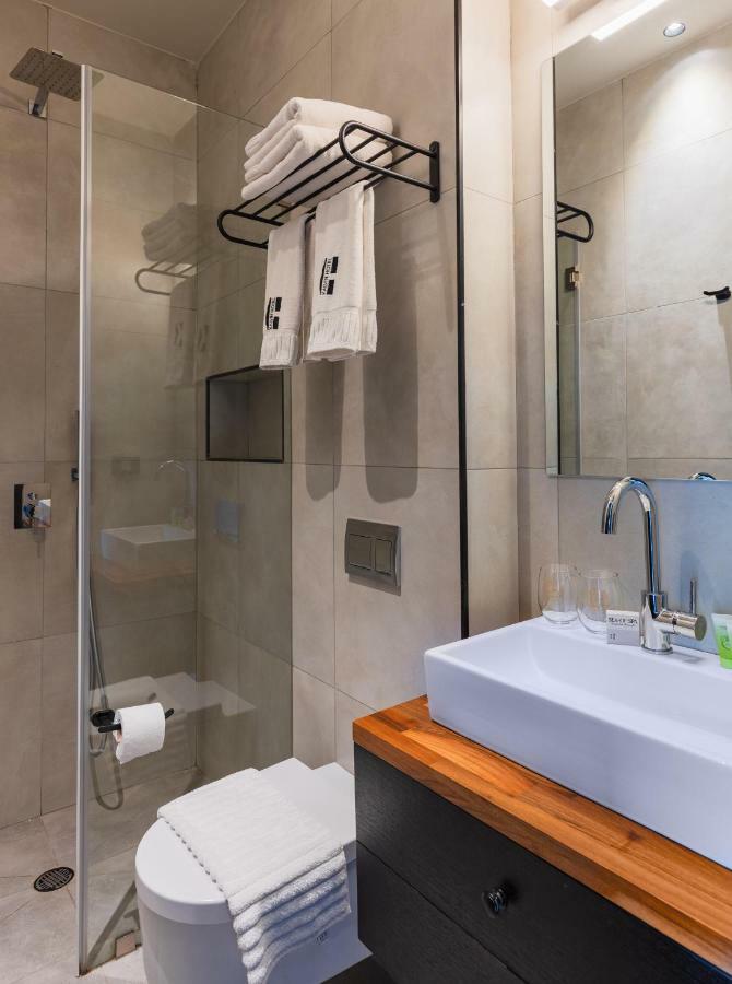 Kalvin Boutique Hotel By Levinsky Market Tel-Aviv Екстериор снимка