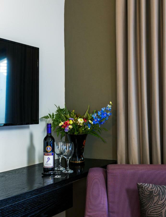 Kalvin Boutique Hotel By Levinsky Market Tel-Aviv Екстериор снимка