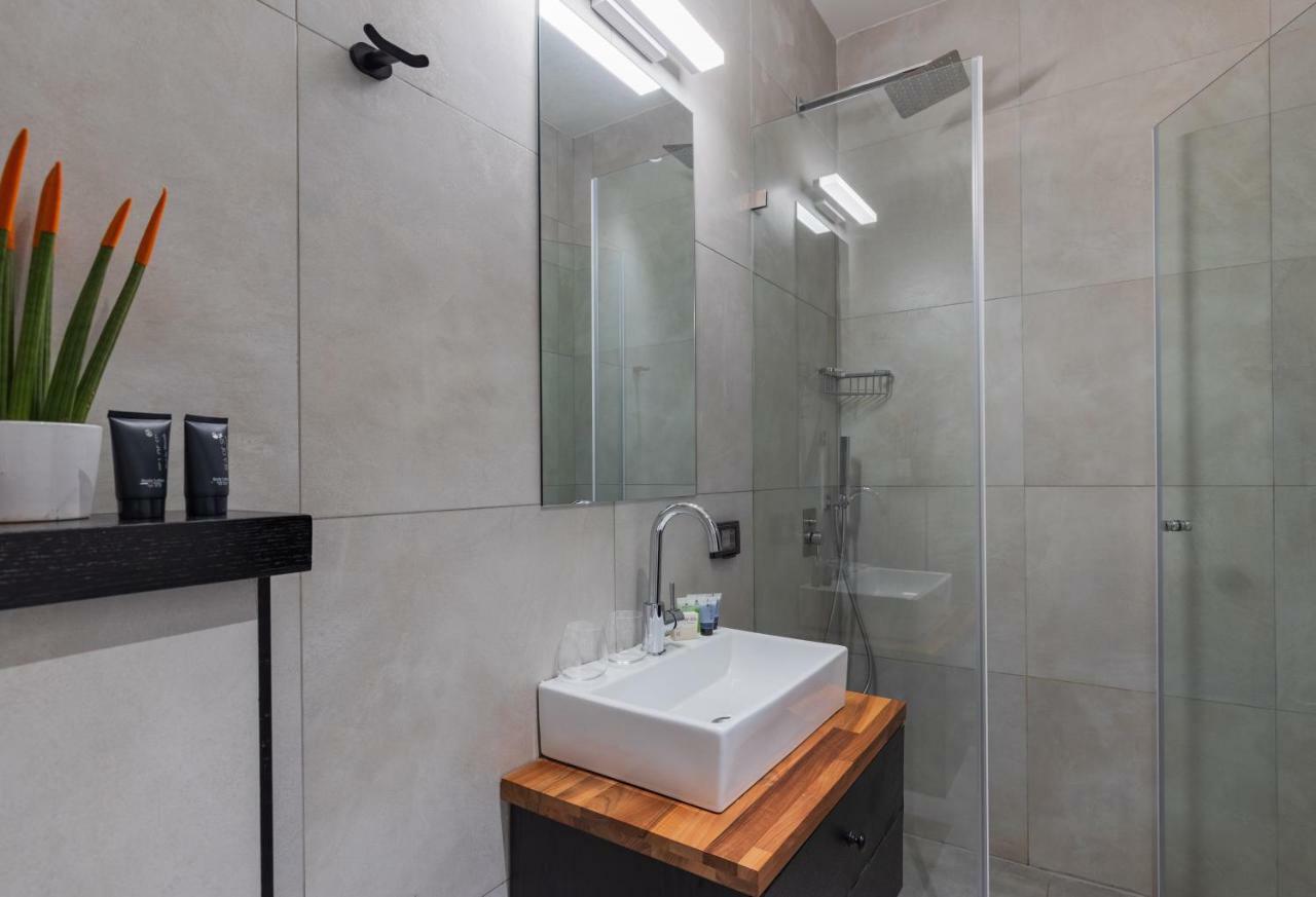 Kalvin Boutique Hotel By Levinsky Market Tel-Aviv Екстериор снимка